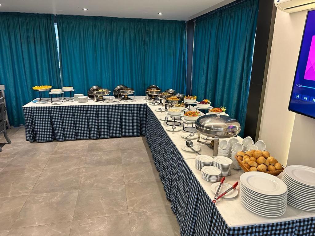 Pyramids Oasis Hotel Kafret el-Gabal Zewnętrze zdjęcie