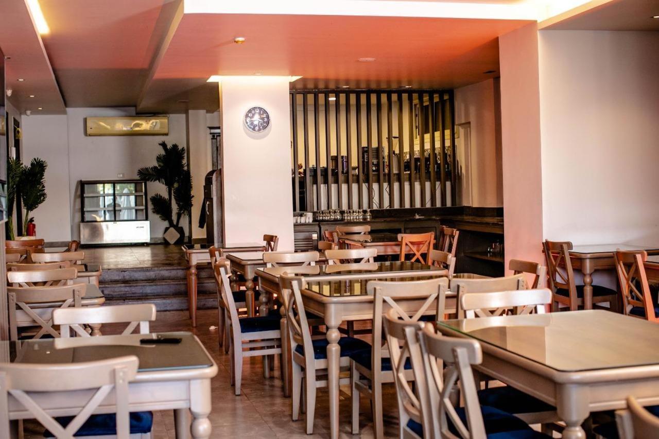 Pyramids Oasis Hotel Kafret el-Gabal Zewnętrze zdjęcie
